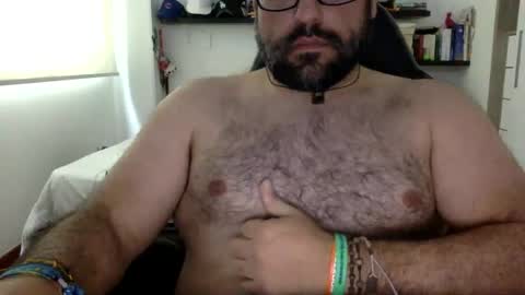 Snapshot of mbotve chatting on October 15, 8:16 pm VzlaMan online show from October 15, 8:16 pm