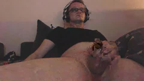 Snapshot of mcmike_es chatting on December 30, 10:12 pm Mike online show from December 30, 10:12 pm