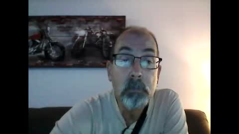 Snapshot of meathome3 chatting on December 11, 1:11 pm me at home online show from December 11, 1:11 pm