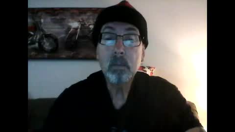 Snapshot of meathome3 chatting on December 20, 1:11 pm me at home online show from December 20, 1:11 pm