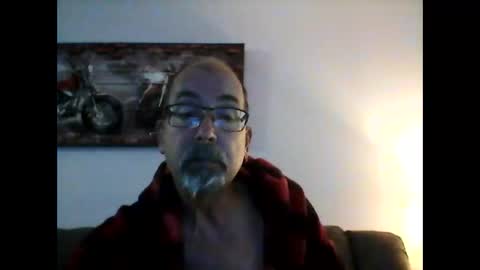 Snapshot of meathome3 chatting on December 2, 12:38 pm me at home online show from December 2, 12:38 pm