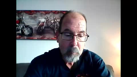 Snapshot of meathome3 chatting on December 13, 1:44 pm me at home online show from December 13, 1:44 pm