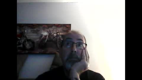 Snapshot of meathome3 chatting on January 18, 1:40 pm me at home online show from January 18, 1:40 pm