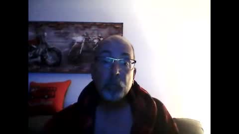 Snapshot of meathome3 chatting on October 17, 10:19 am me at home online show from October 17, 10:19 am