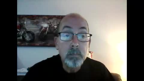 Snapshot of meathome3 chatting on December 25, 8:50 pm me at home online show from December 25, 8:50 pm