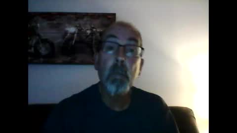 Snapshot of meathome3 chatting on December 5, 10:23 pm me at home online show from December 5, 10:23 pm