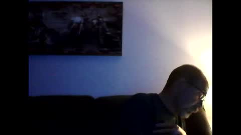 Snapshot of meathome3 chatting on December 5, 12:22 pm me at home online show from December 5, 12:22 pm