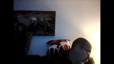 Snapshot of meathome3 chatting on January 2, 1:40 pm me at home online show from January 2, 1:40 pm