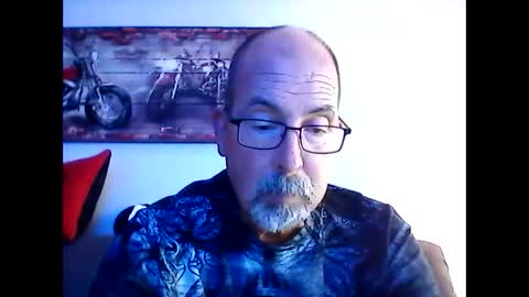 Snapshot of meathome3 chatting on October 13, 6:14 pm me at home online show from October 13, 6:14 pm