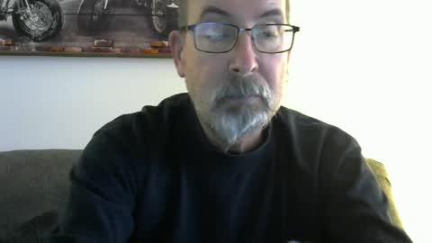 Snapshot of meathome3 chatting on January 17, 1:56 pm me at home online show from January 17, 1:56 pm