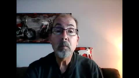 Snapshot of meathome3 chatting on December 22, 4:27 pm me at home online show from December 22, 4:27 pm