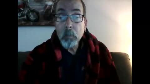 Snapshot of meathome3 chatting on December 15, 2:59 pm me at home online show from December 15, 2:59 pm