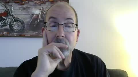 Snapshot of meathome3 chatting on January 15, 2:13 pm me at home online show from January 15, 2:13 pm