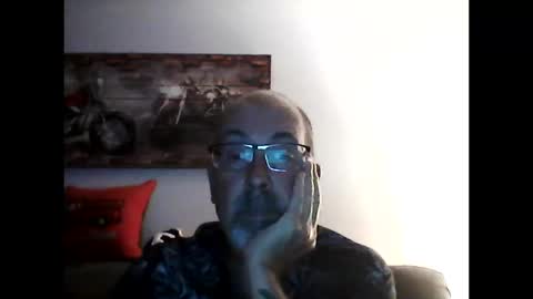 Snapshot of meathome3 chatting on October 15, 2:52 am me at home online show from October 15, 2:52 am