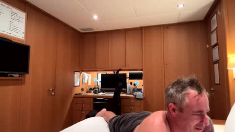 Meau Lest online show from October 18, 7:52 pm