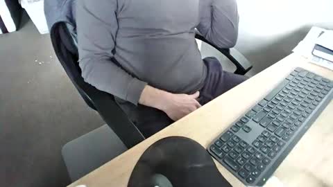 melbguy_075 online show from May 3, 11:07 pm