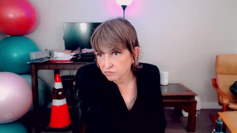 Snow Hobot online show from November 2, 7:01 am