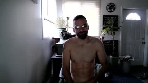 meme606011 online show from December 9, 7:13 pm