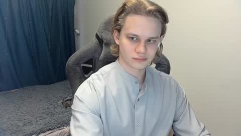 Snapshot of meow_mickey chatting on December 20, 4:31 am Mickey online show from December 20, 4:31 am