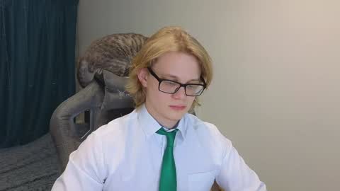 Snapshot of meow_mickey chatting on January 30, 5:28 pm Mickey online show from January 30, 5:28 pm