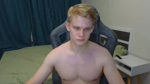 Mickey online show from December 19, 6:27 pm