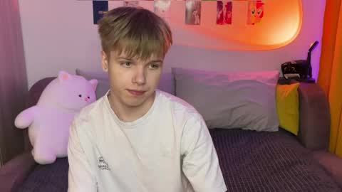 Arthur online show from April 23, 8:22 pm