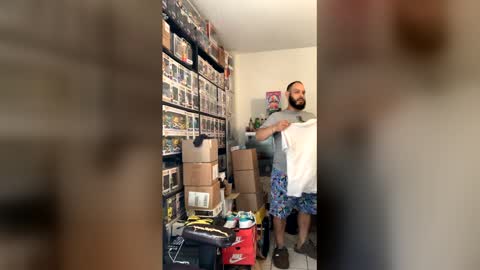 Mark online show from April 8, 7:44 pm