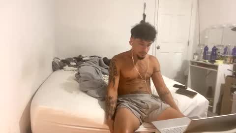 miamiclos1 online show from February 15, 1:01 am