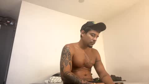 Snapshot of miamiclos1 chatting on October 5, 4:38 am miamiclos1 online show from October 5, 4:38 am