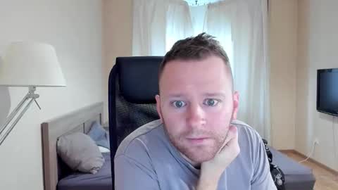 Snapshot of michael_birkin chatting on September 28, 4:32 am Michael Birkin online show from September 28, 4:32 am