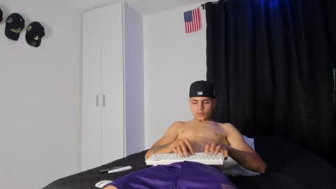 Snapshot of michael_boy88_ chatting on February 19, 6:44 am Michael Boy online show from February 19, 6:44 am