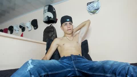 Snapshot of michael_boy88_ chatting on January 28, 8:26 pm Michael Boy online show from January 28, 8:26 pm