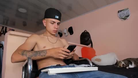 Snapshot of michael_boy88_ chatting on January 24, 9:37 pm Michael Boy online show from January 24, 9:37 pm