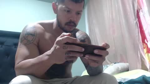 Michael Daviss online show from November 27, 8:45 pm