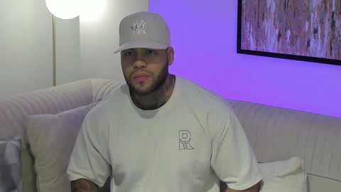 Michael Salens independent model online show from February 22, 10:29 am