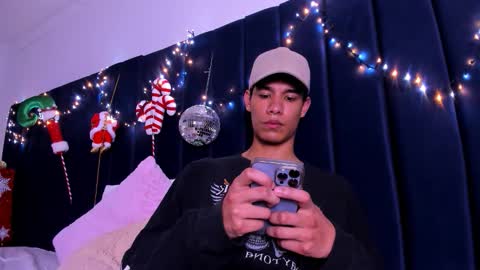 michael_vidal online show from December 5, 5:03 am