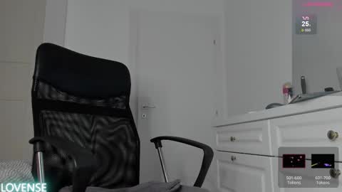 MichaelEvansx online show from March 15, 10:38 pm