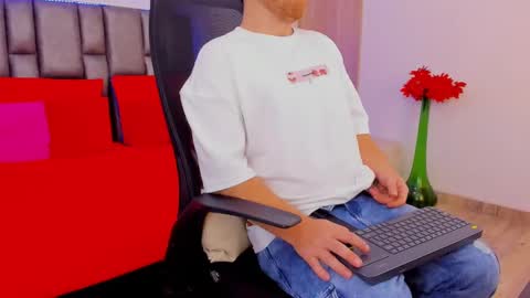 Snapshot of michaelhawtin chatting on September 14, 2:02 am Michael Contenido explcito online show from September 14, 2:02 am