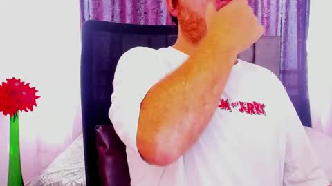 Snapshot of michaelhawtin chatting on February 12, 8:40 pm Michael Contenido explcito online show from February 12, 8:40 pm