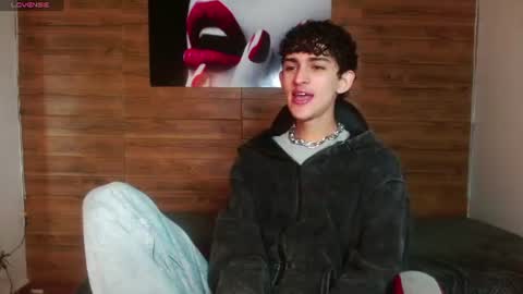 michaelkoiv online show from June 19, 12:32 pm