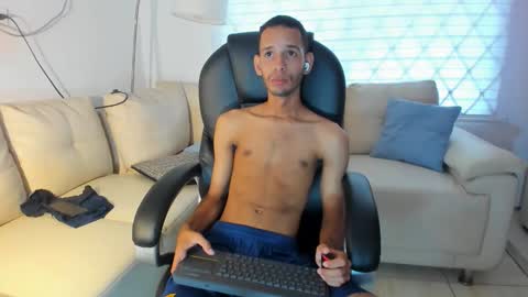 michaell_bellk_ online show from October 4, 9:19 pm