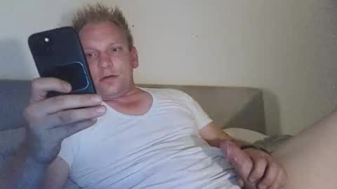 Snapshot of mickkxl chatting on September 11, 7:24 pm mickkxl online show from September 11, 7:24 pm