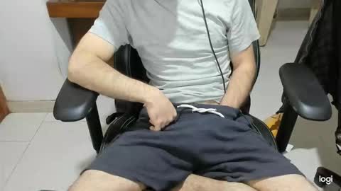 microfama00 online show from May 31, 11:49 pm