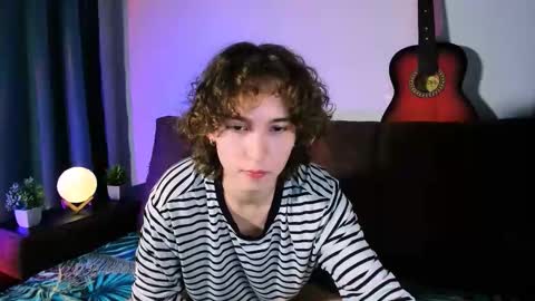 Max online show from October 27, 4:09 pm