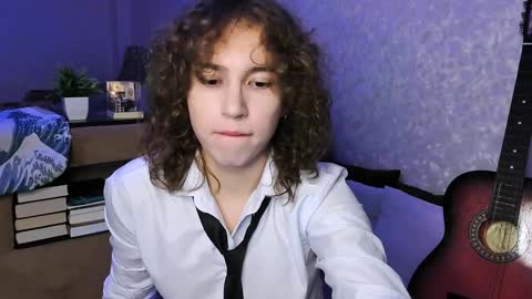 Max online show from December 9, 4:51 pm