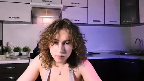 Max online show from February 14, 3:36 pm