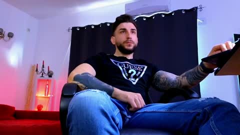 MightyAaron online show from April 15, 4:56 am