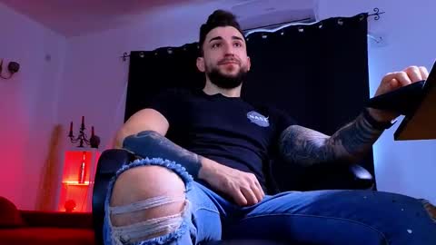 MightyAaron online show from December 18, 7:37 am