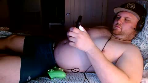 Snapshot of miguel320129 chatting on January 31, 10:52 am Miggy online show from January 31, 10:52 am