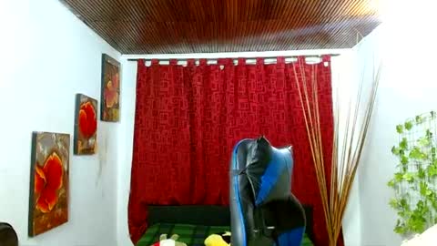 milo online show from April 18, 9:25 pm